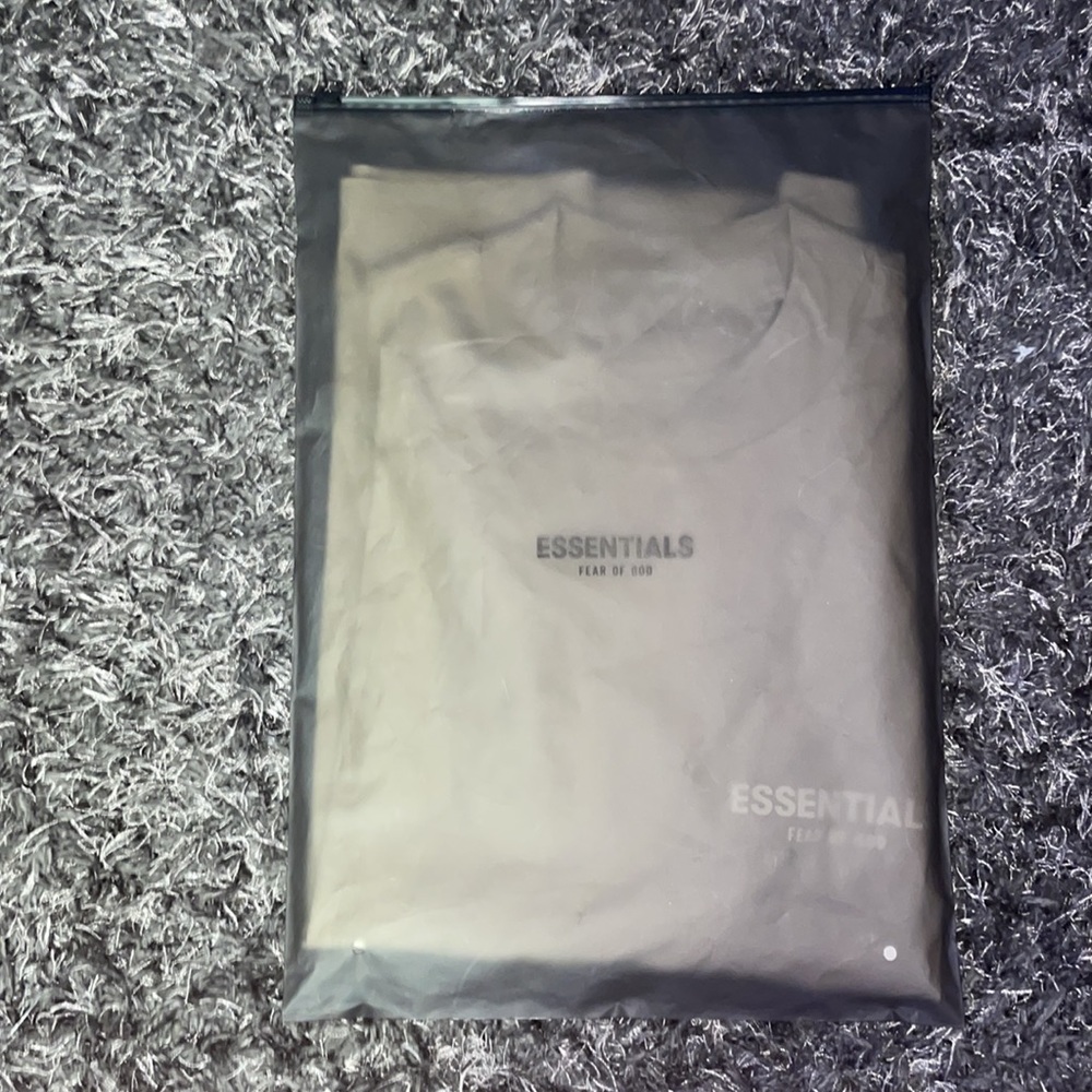 FOG Essentials new szn tee, with tags and bags - Picture 2 of 2